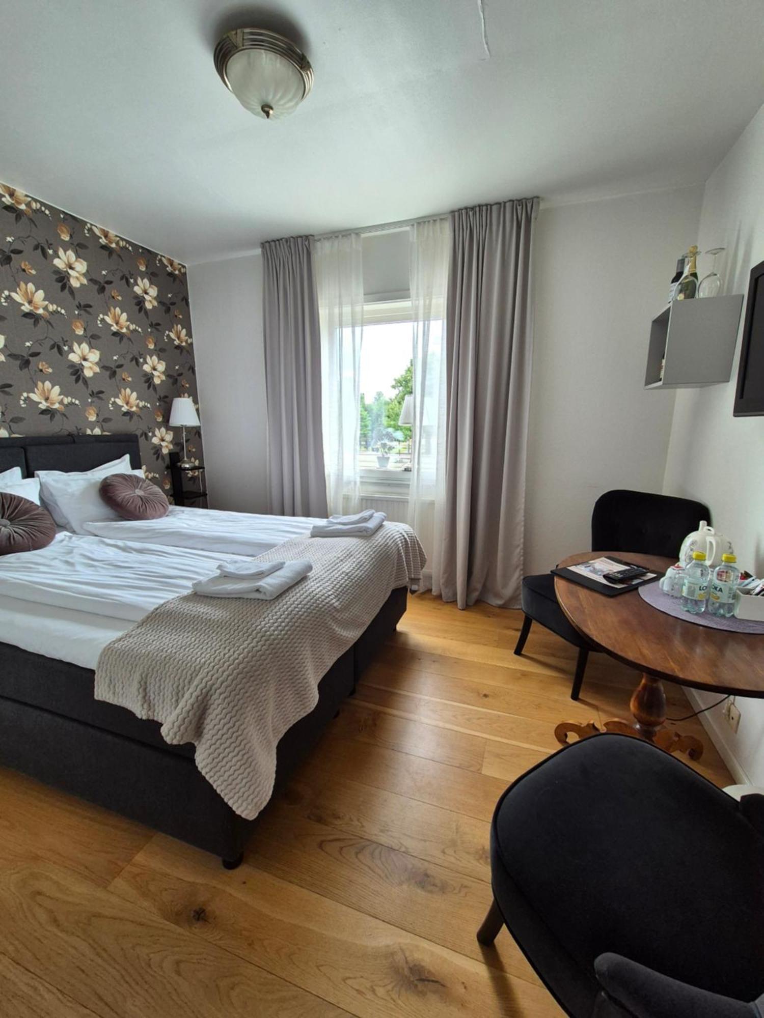 Smalandsstenar Hotell Εξωτερικό φωτογραφία